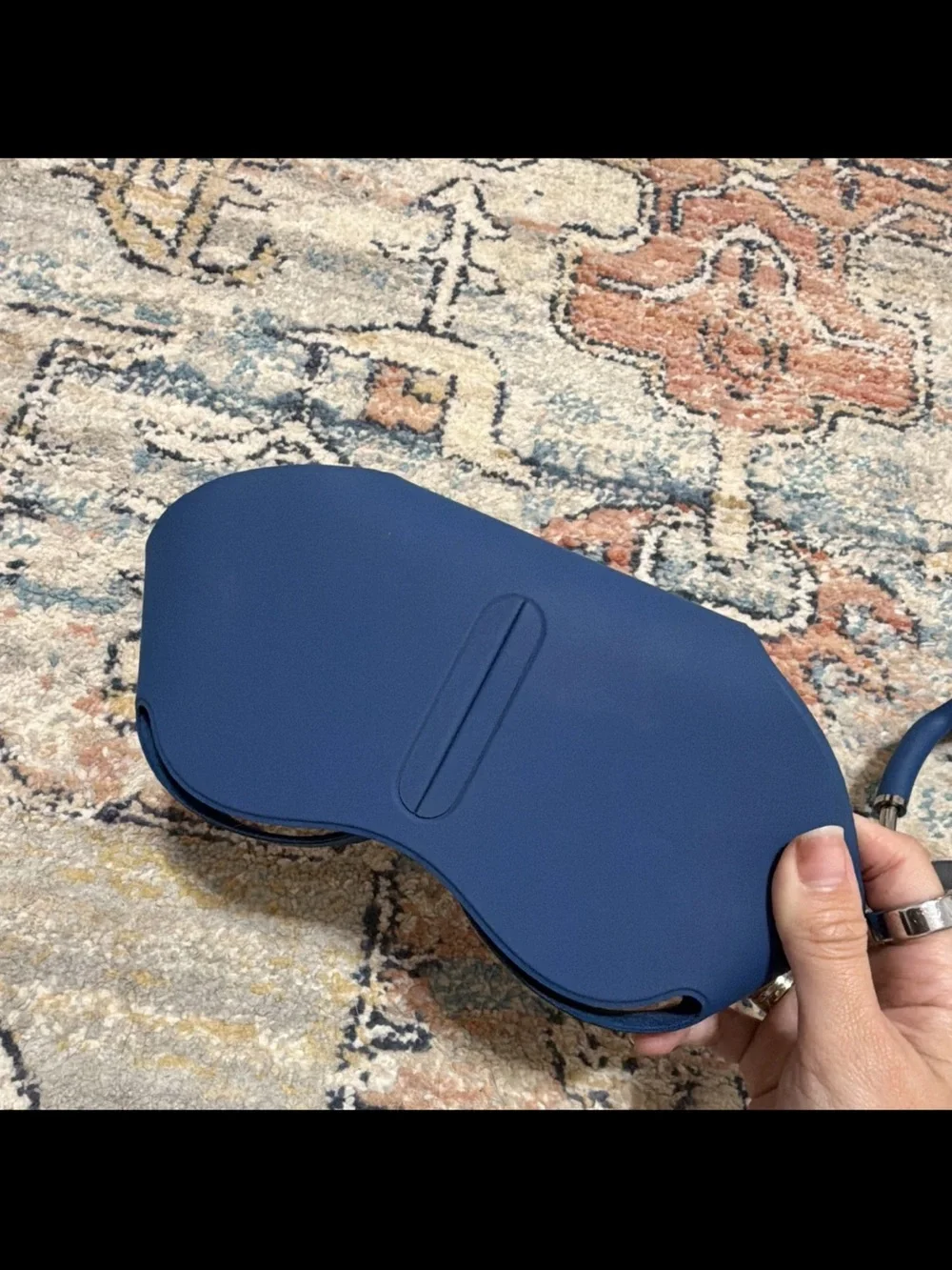 Apple AirPods Max in Navy Blue and Silver